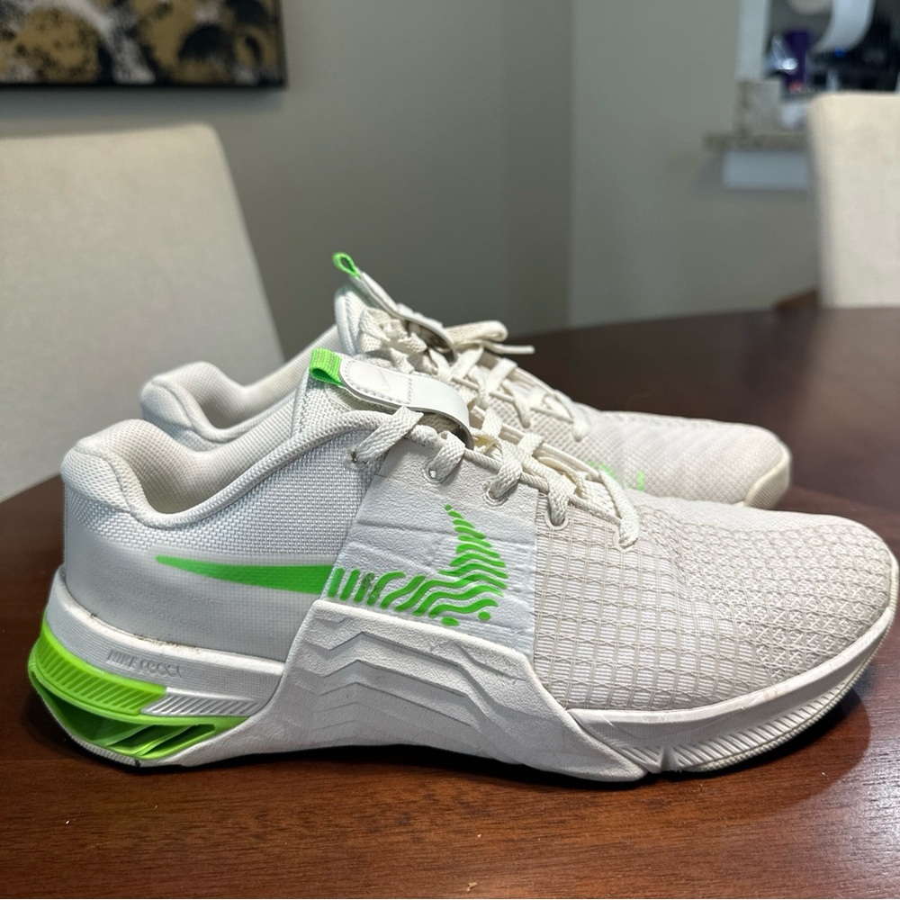 Nike Metcon 8 White and Green Athletic Sneakers
